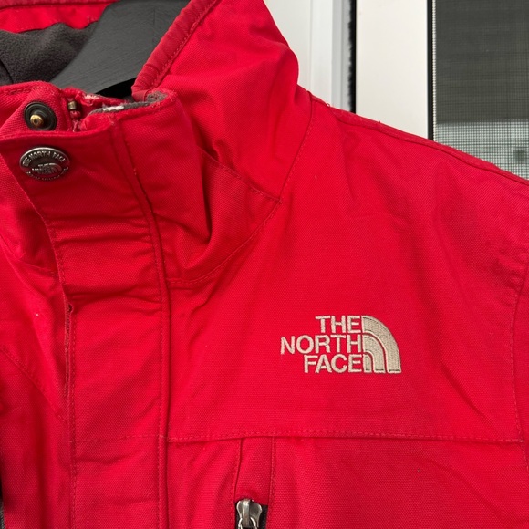 Red The North Face waterproof ski jacket kid #skiing - Picture 2 of 7